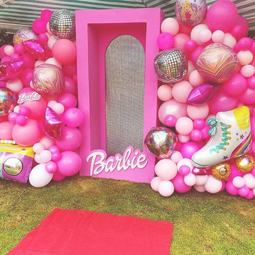 Barbie themed decorations and balloons